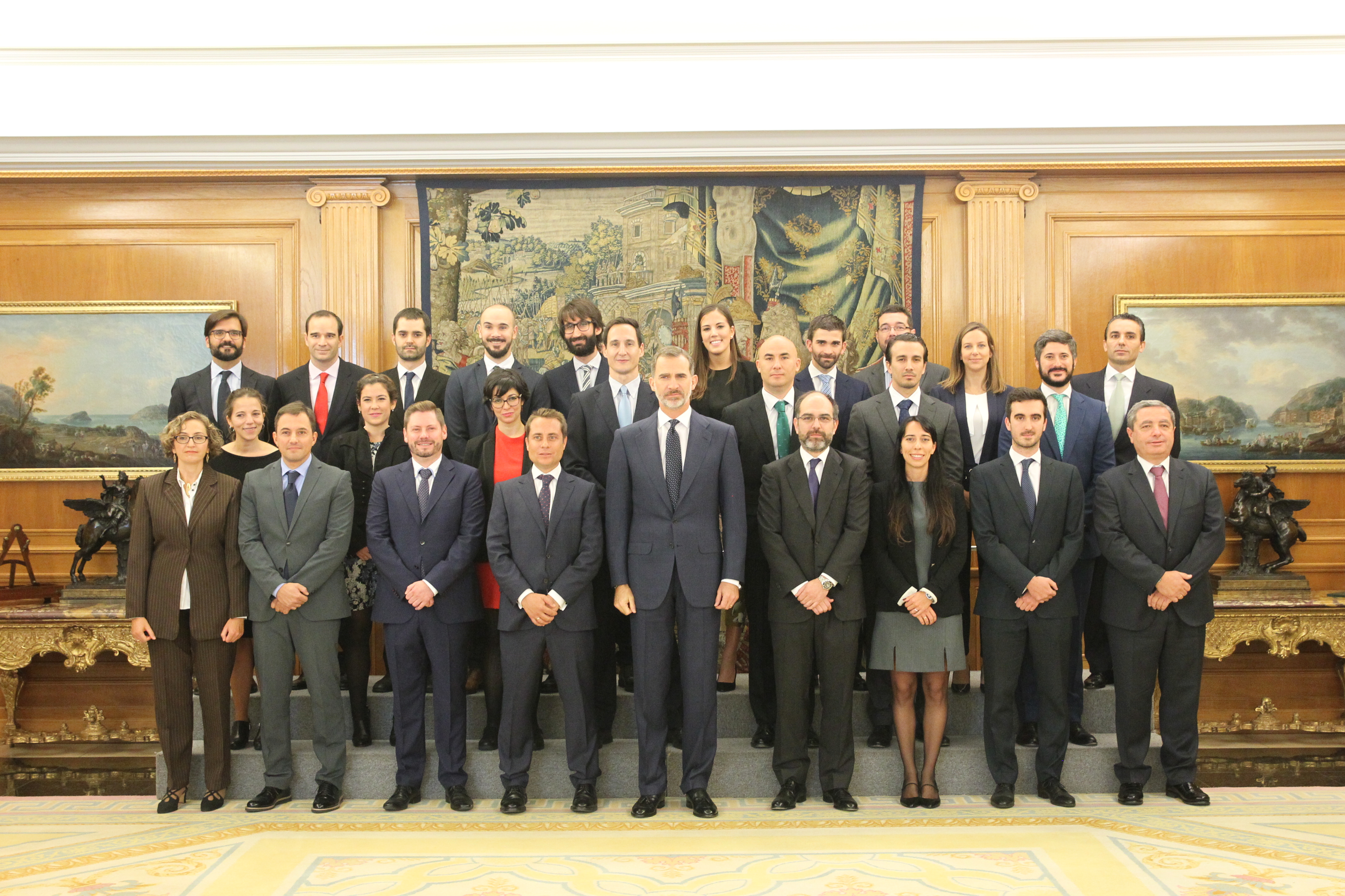 Recepción de S.M. el Rey de España y entrega de títulos a la última promoción de Ingenieros Industriales del Estado, correspondiente a la OEP del año 2015 todos foto 1