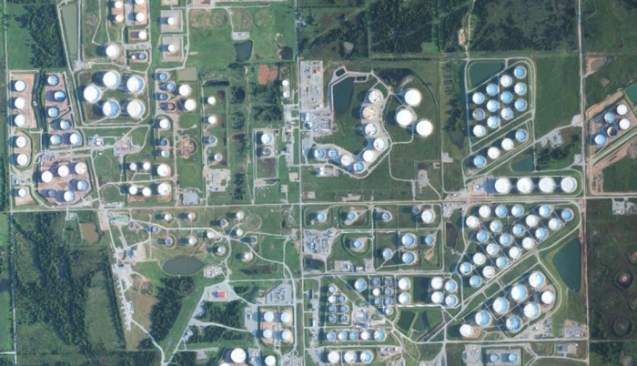 Foto: tanques de almacenamiento en Cushing (Oklahoma)